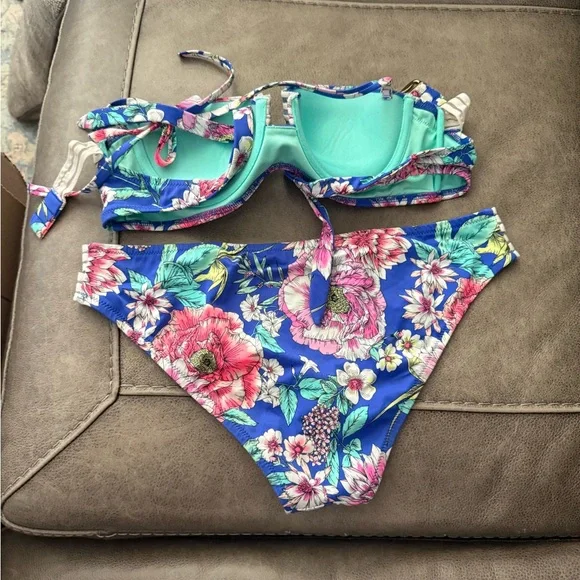 Shade & Shore Floral Bikini Bottom - Picture 2 of 4